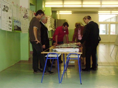 aj naši poslanci sa prišli pozrieť